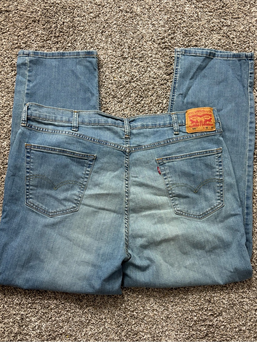 Levi's Men's 541 Medium Light Blue Straight Relaxed Fit Denim Jeans Size 42X32